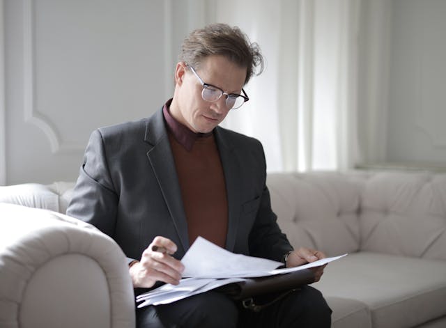 10 Resume Mistakes Executives Make That Cost Them 6-Figure Jobs